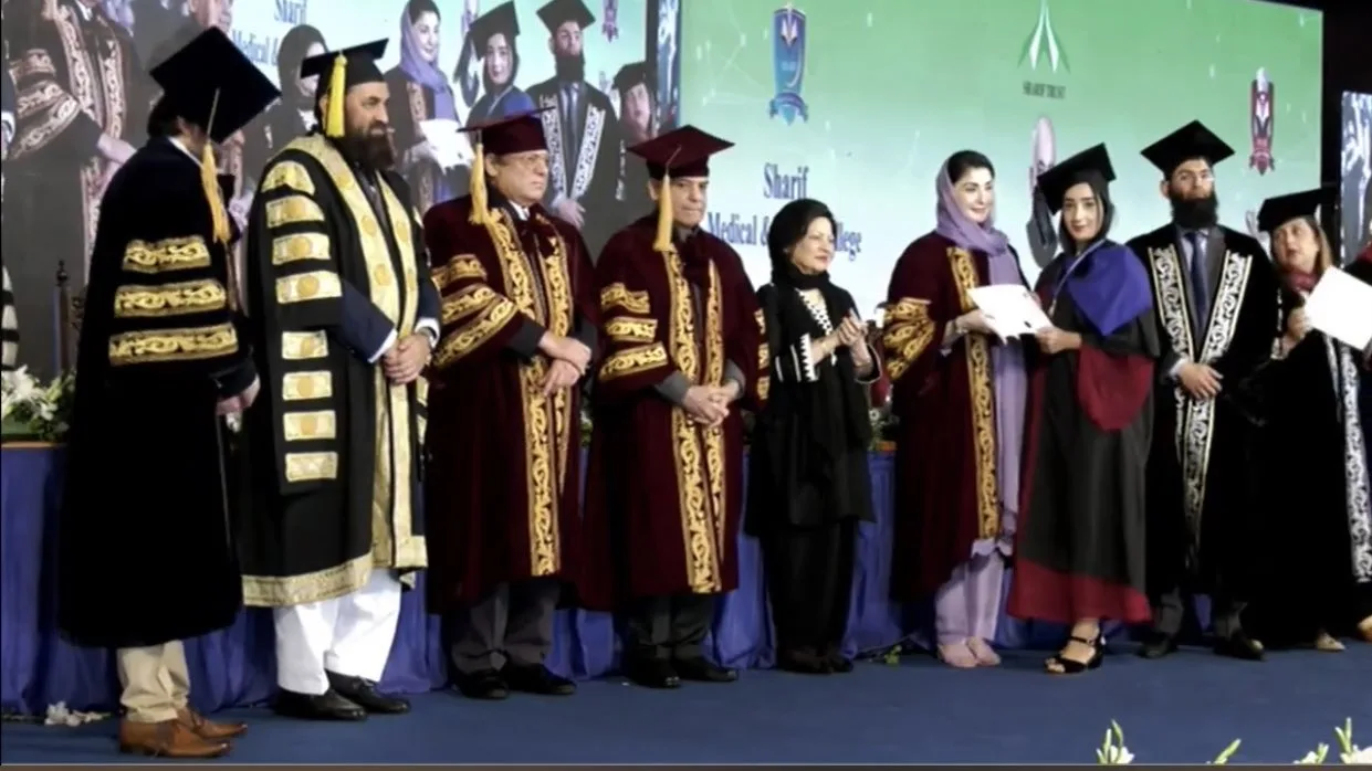 جتنی بھی مشکلات آئیں،نوجوانوں نے گھبرانا نہیں ہے، نواز شریف