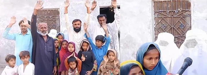 میرپورماتھیلو:پکا چانڈیہ کے رہائشیوں کا خواتین اور بچوں کو ہراساں کرنے پرکھمبڑا پولیس کیخلاف احتجاج