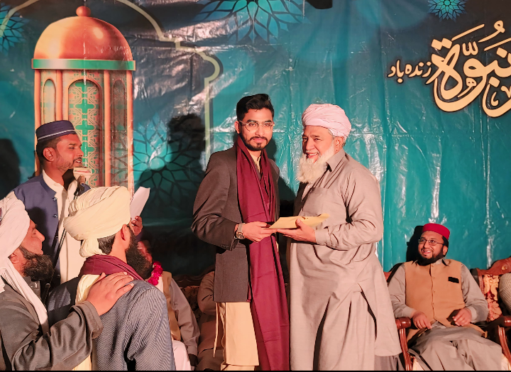 اسلامی ادارے کی 49 طلبہ و طالبات میں اسناد کی تقسیم