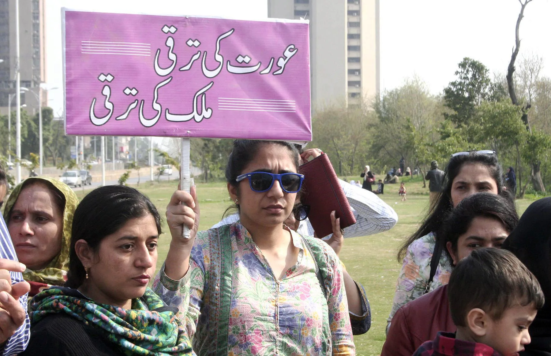 خواتین کی شمولیت کے بغیر ترقی نا ممکن