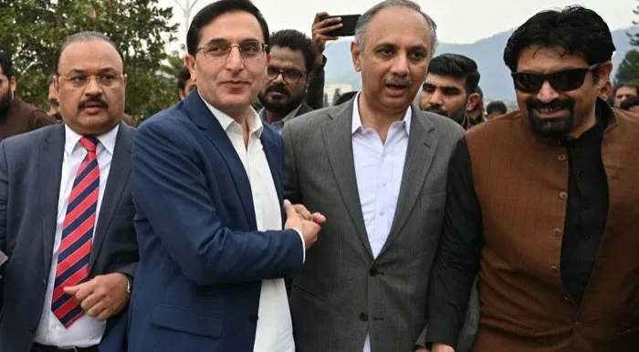 مذاکرات کیلئے تیار،بات نہ بنی تو سول نافرمانی تحریک ہو گی،عمر ایوب