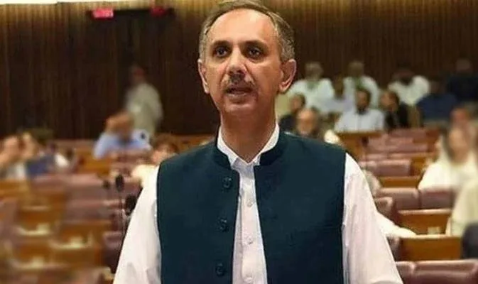 24 اور 26 نومبر کے 14 مقدمات میں عمر ایوب کی ضمانت خارج ، گرفتار کرنیکا حکم