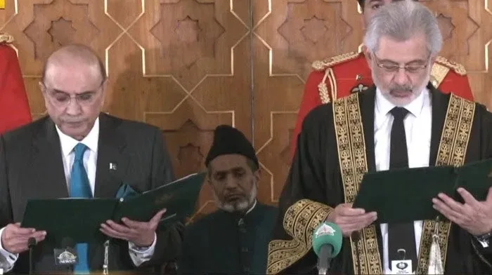 آصف زرداری نے عہدے کا حلف اٹھا لیا