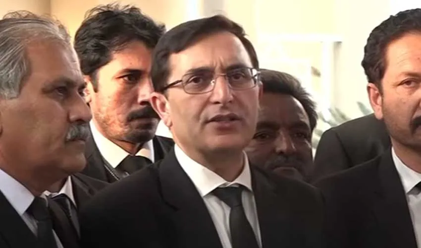 بیرسٹر گوہر  کی وزیراعظم اور اسپیکر کیخلاف تحریک عدم اعتماد لانے کی خبروں کی تردید