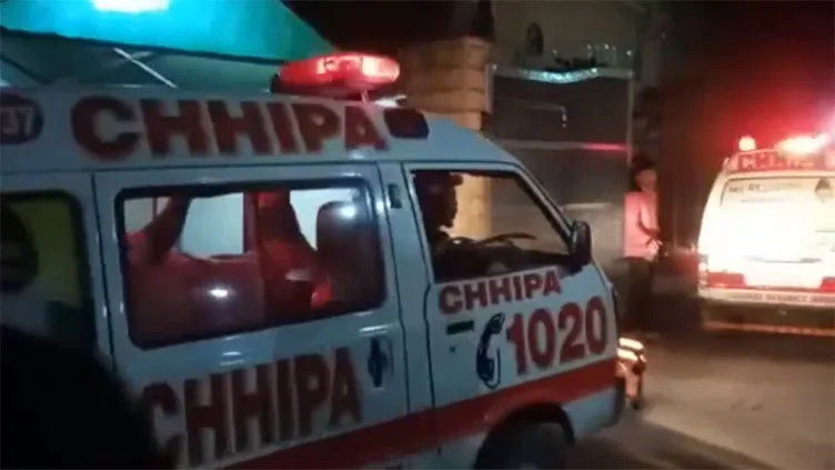 کراچی: لیاری میں عمارت کی چھت گرنے سے 2 خواتین جاں بحق