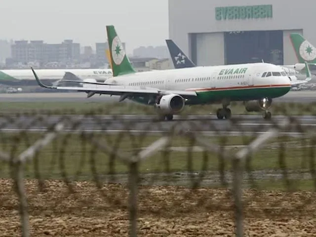 لندن:پرواز کے دوران مسافر کی خود  کشی کی کوشش،ر طیارے کی ہنگامی لینڈنگ