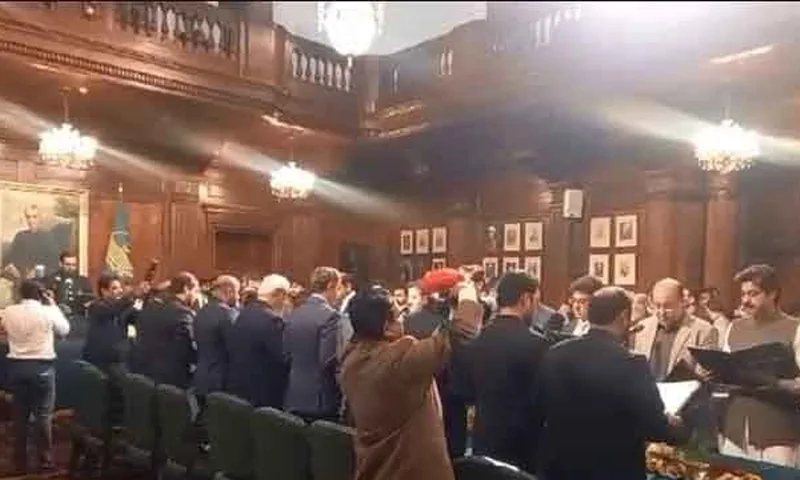 پنجاب کابینہ نے حلف اٹھا لیا،عوامی امیدوں پر پورا اتریں گے،وزیراعلیٰ پنجاب