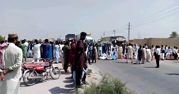 کشمورمیں ڈاکوراج برقرار، سوئی گیس کمپنی کے 2 چوکیدار اغوا ،پولیس اور رینجرزفوٹو سیشن تک محدود،ڈاکوؤں کو کھلی چھٹی