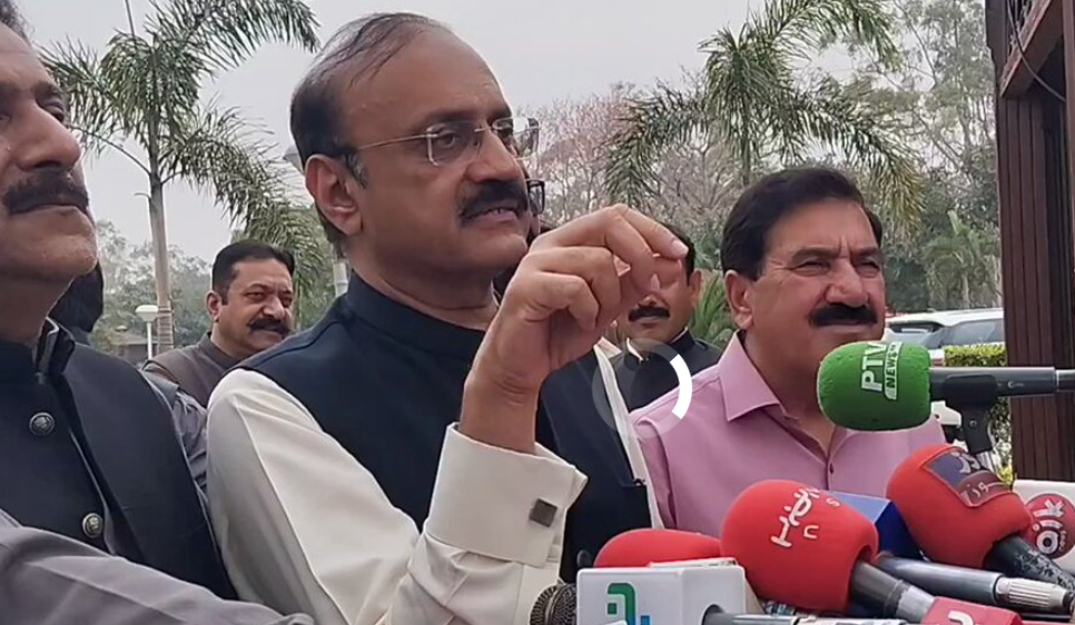 پی ٹی آئی رہنما ملک احمد خان بھچر ضمنی الیکشن سے دستبردار