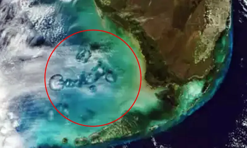 خلا سے نظر آنے والے ”کیووم بادلوں“ کا دلکش نظارہ