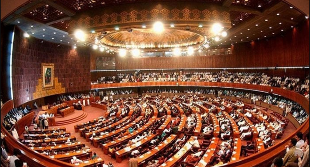 قومی اسمبلی اجلاس،پانی کی قلت بارے جواب نہ آنے پر اسپیکر برہم