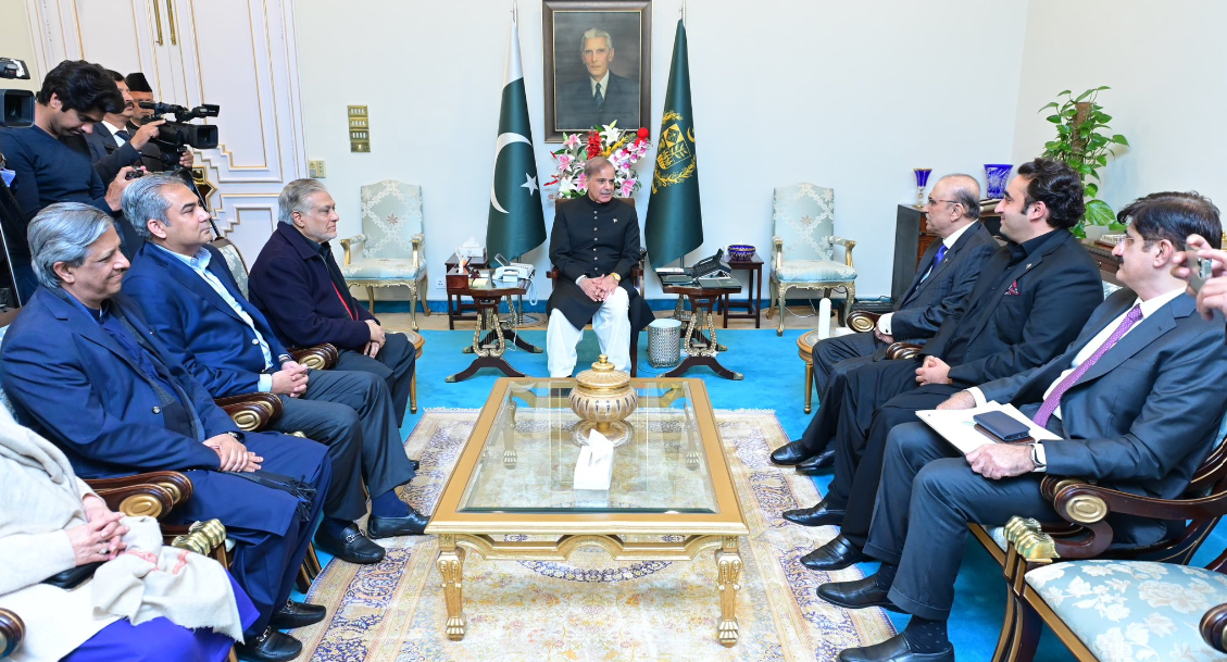 پیپلز پارٹی معاشی استحکام کیلئے حکومت کے ساتھ کھڑی رہے گی،آصف زرداری