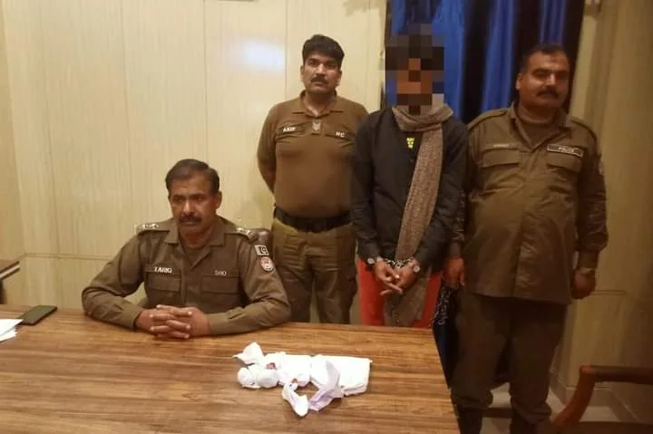 منشیات فروش ڈیڑھ کلو چرس سمیت گرفتار