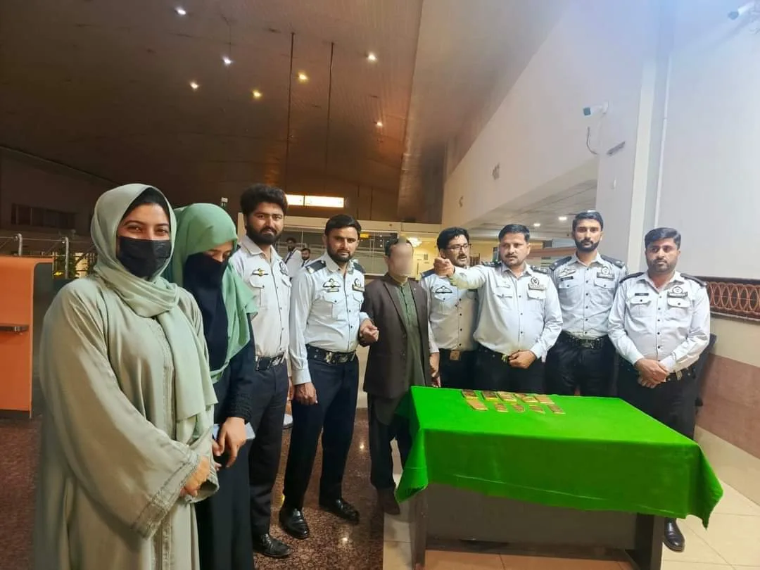 ملتان ایئر پورٹ سےسونا سمگل کرنے کی بڑی کوشش ناکام بنا دی گئی