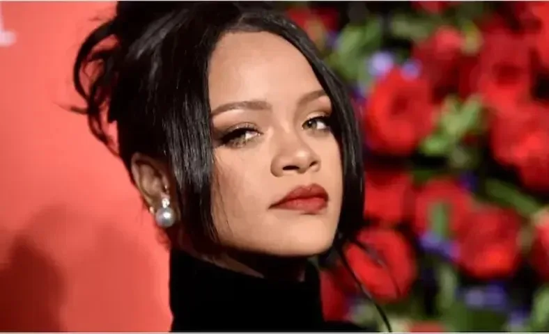 پاپ سپر اسٹار ریحانہ  کو شدید  تنقید کا سامنا