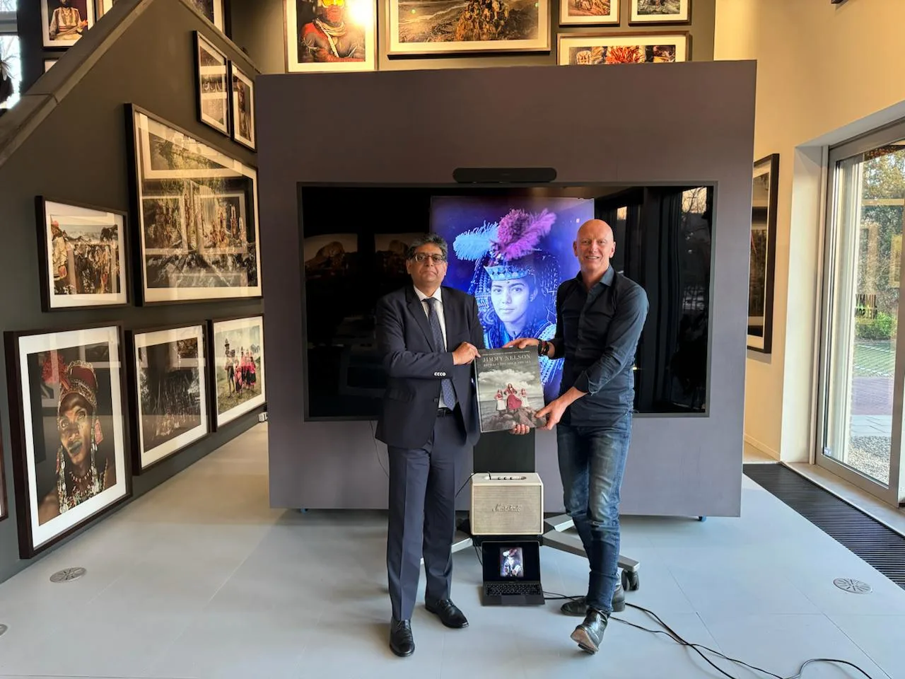 عالمی شہرت یافتہ   کہانی نگار جمی نیلسن کے دورہ پاکستان کے بعد سفیر کی ملاقات