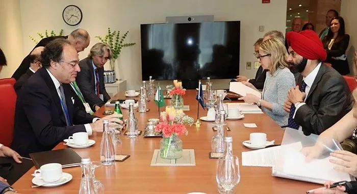 صدرعالمی بینک کی پاکستانی معیشت کے استحکام اور ٹیکس بڑھانے کے پروگراموں کی  حمایت کی