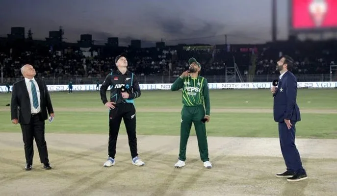 چیمپئنزٹرافی :نیوزی لینڈ کا پاکستان کو جیت کیلئے 321 رنز کا ہدف