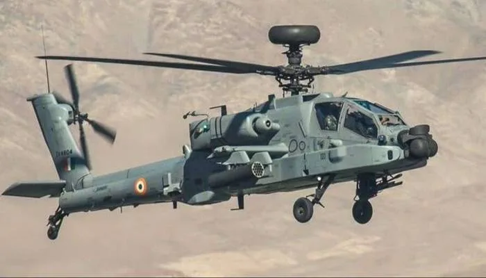 بھارتی فضائیہ کے اپاچی ہیلی کی لداخ میں ہنگامی لینڈنگ