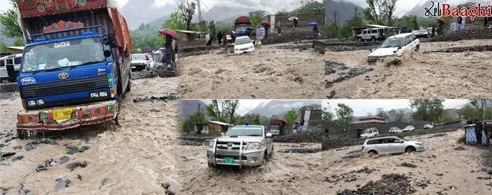 چترال پشاور روڈ دروش کے مقام پر سیلاب کی وجہ سے بند ، مسافروں کو شدید مشکلات کا سامنا