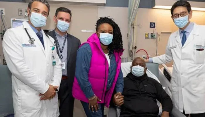 سور کے گردے کا کامیاب ٹرانسپلانٹ کرانیوالا امریکی شہری مکمل صحتیاب