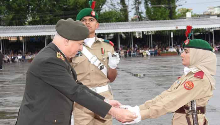 پی ایم اے کاکول میں پاسنگ آؤٹ پریڈ، دوست ممالک کے 49 کیڈٹس بھی شامل