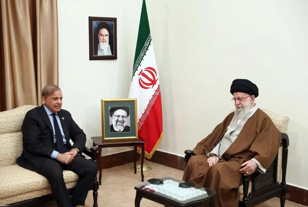 ہم پاک ایران تعلقات کے حوالے سے مرحوم  صدر رئیسی کے وژن کو آگے بڑھائیں گے،وزیرِاعظم