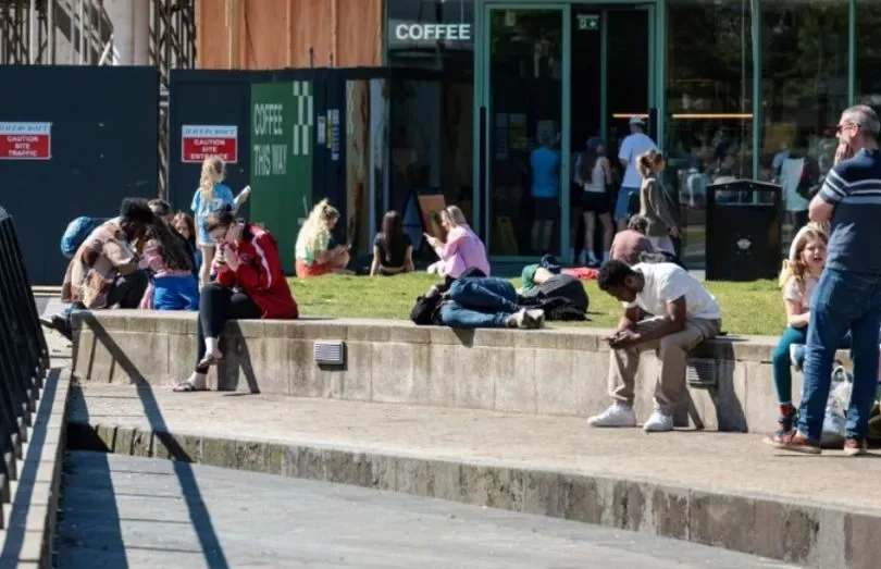 برطانیہ میں سورج کی تیز  شعاعوں  سے جِلدکا کینسر پھیلنے لگا