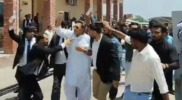 خاور مانیکا تشدد کیس، گرفتار وکیل کی ضمانت منظور