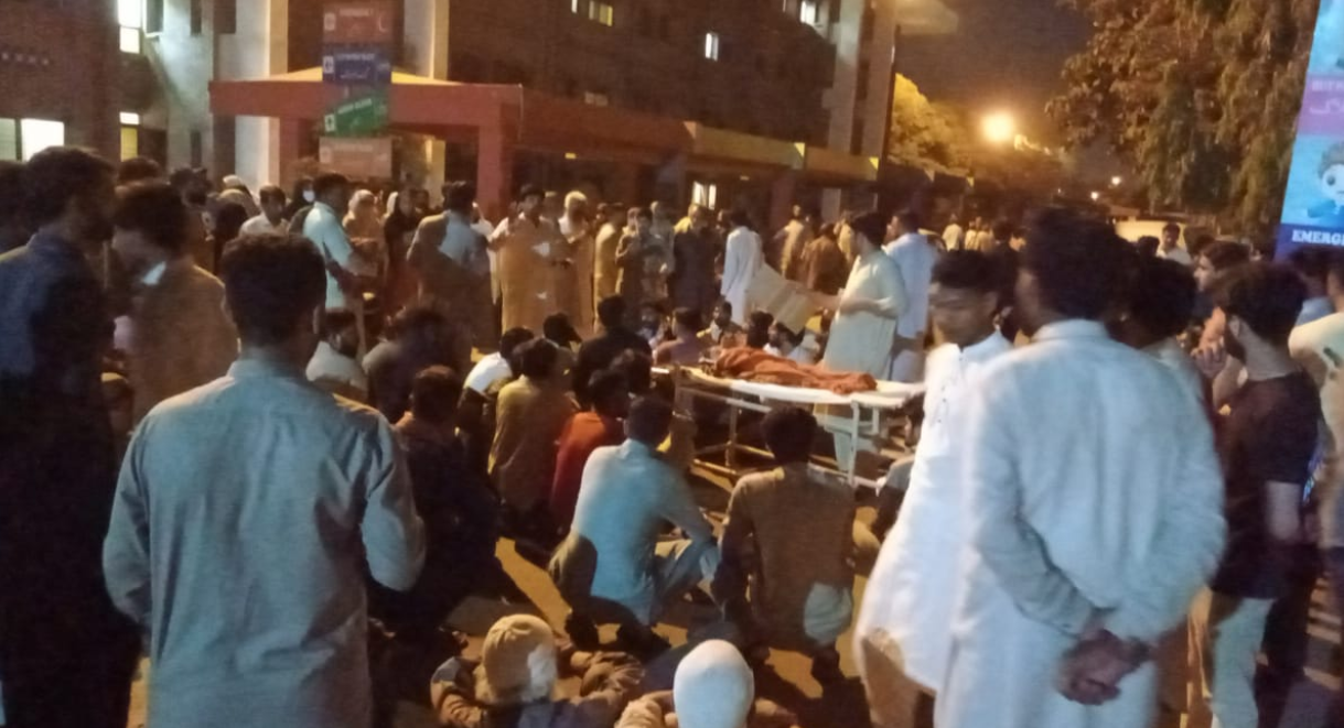 چلڈرن ہسپتال،بچے کی ہلاکت،لواحقین کی ہنگامہ آرائی،ڈاکٹرزخمی