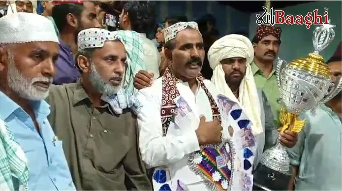 میہڑ، کبوتر اڑانے کا دلچسپ مقابلہ،جیتنے والوں میں انعامات تقسیم