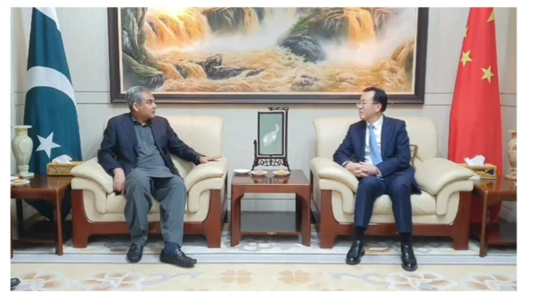 وفاقی وزیر داخلہ کا کراچی میں چینی قونصل خانے کا دورہ