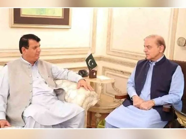 وزیر اعظم  کا وفاقی وزیر امیر مقام کو فوراً بشکیک جانے کا حکم