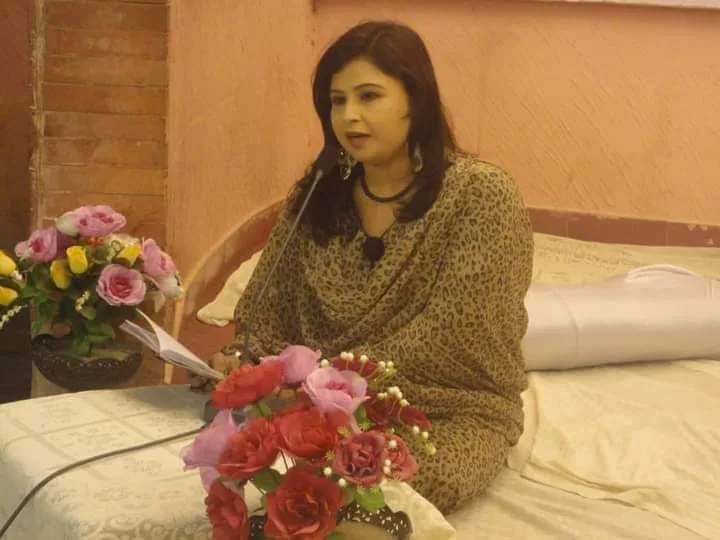 سارے رستے جاتے جاتے اور طرف کو جا نکلے