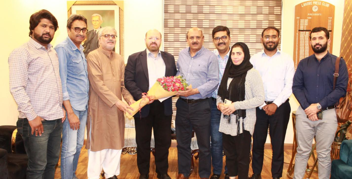 پاکستان میں حماس کے ترجمان ڈاکٹر خالد محمود قدومی کا لاہور پریس کلب کا دورہ