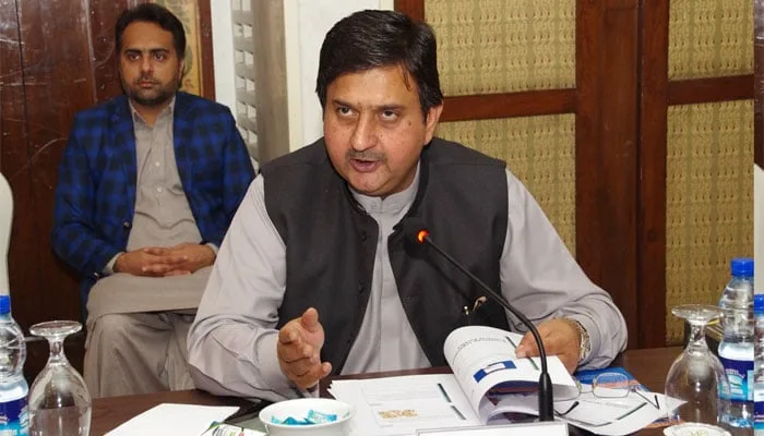 حکومت افراتفری کے خاتمے کیلیے کب اقدامات کرے گی؟ ملک احمد خان