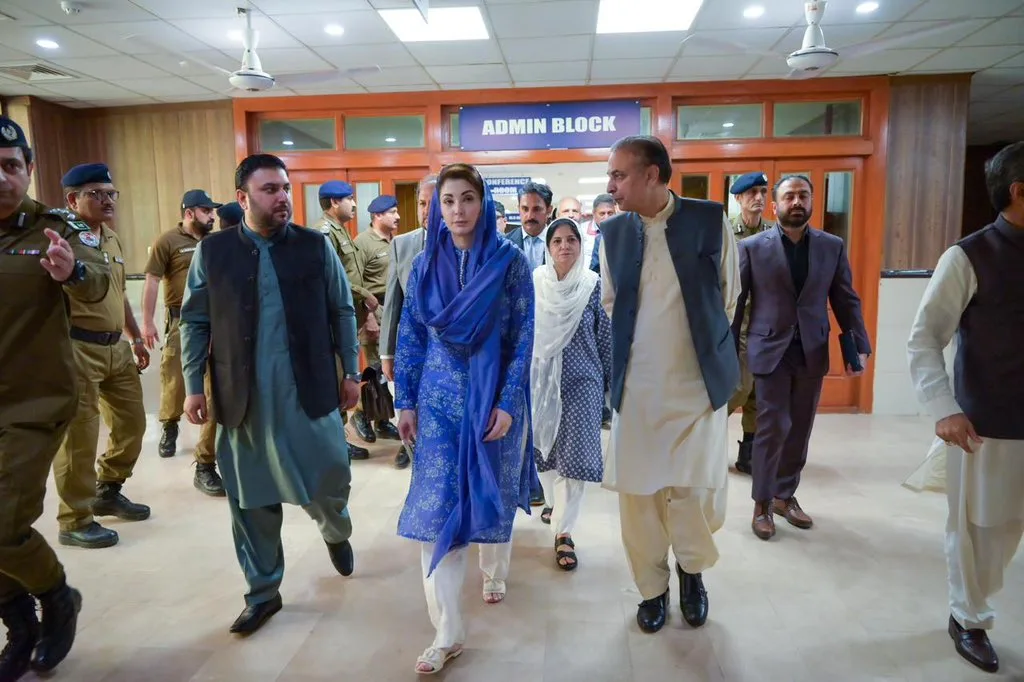 ساہیوال ہسپتال میں آگ سے بچوں کی موت،وزیراعلیٰ کا دورہ،ایم ایس گرفتار