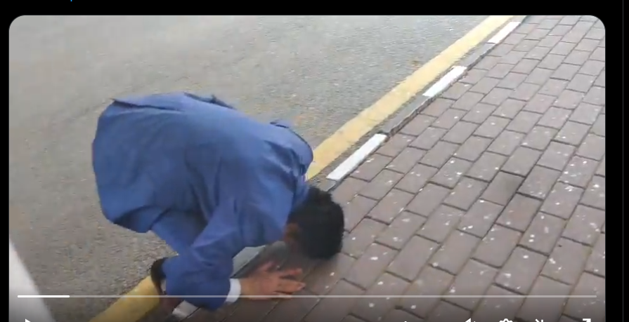 معافی ملنے پر فیصل واوڈا سپریم کورٹ کے باہر سجدہ ریز،ویڈیو وائرل