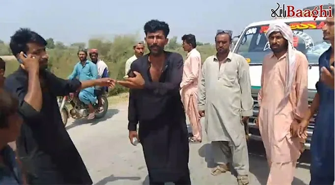 کندھ کوٹ: تنگوانی سے سکھر جانے والے وین کو ڈاکوؤں نے لوٹ لیا