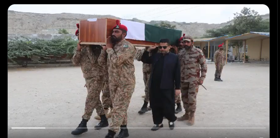 گوادر،پر تشدد ہجوم کے حملے میں شہید سپاہی شبیر بلوچ کی نماز جنازہ ادا