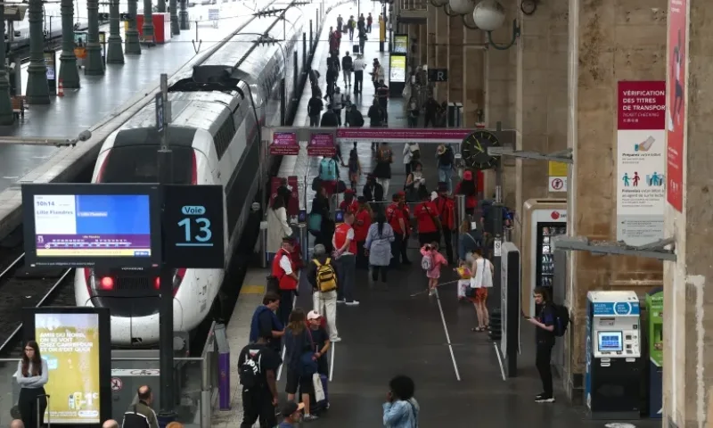 پیرس اولمپکس کی افتتاحی تقریب سے چند گھنٹے قبل پیرس میں ہنگامہ آرائی