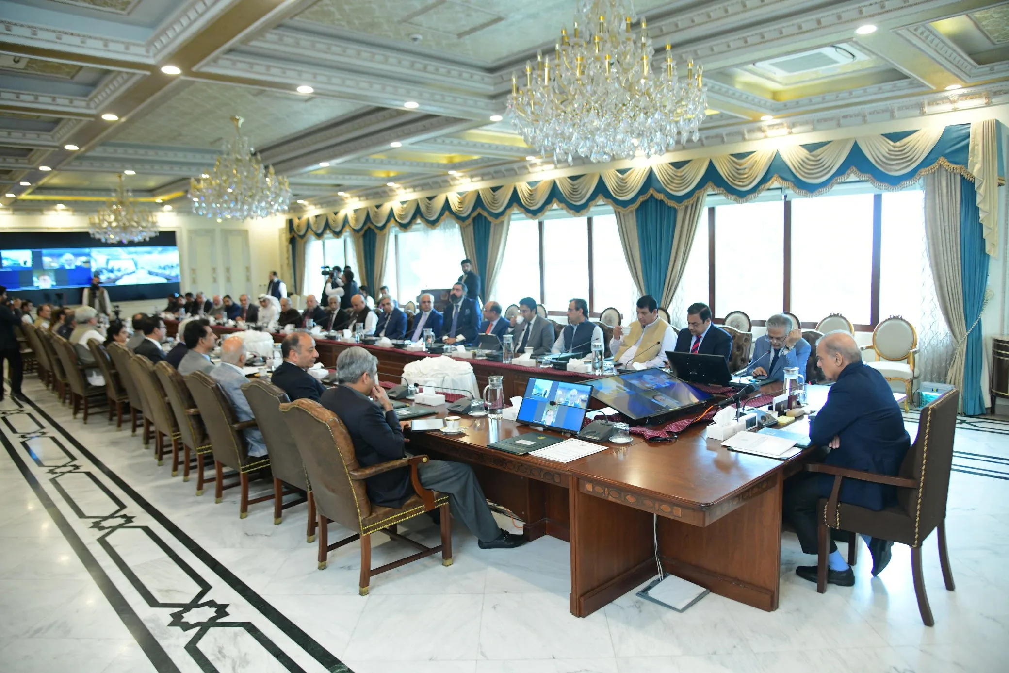 پیٹرولیم اور گیس کمپنیوں کا پاکستان میں  5 ارب ڈالر کی سرمایہ کاری کرنے کا اعلان