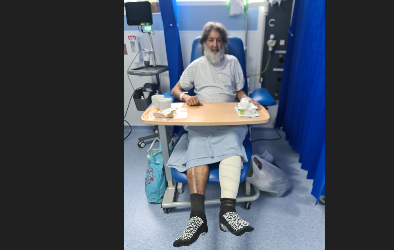 سابق فاسٹ بولر سرفراز نواز کی لندن میں بائیں ٹانگ کی سرجری