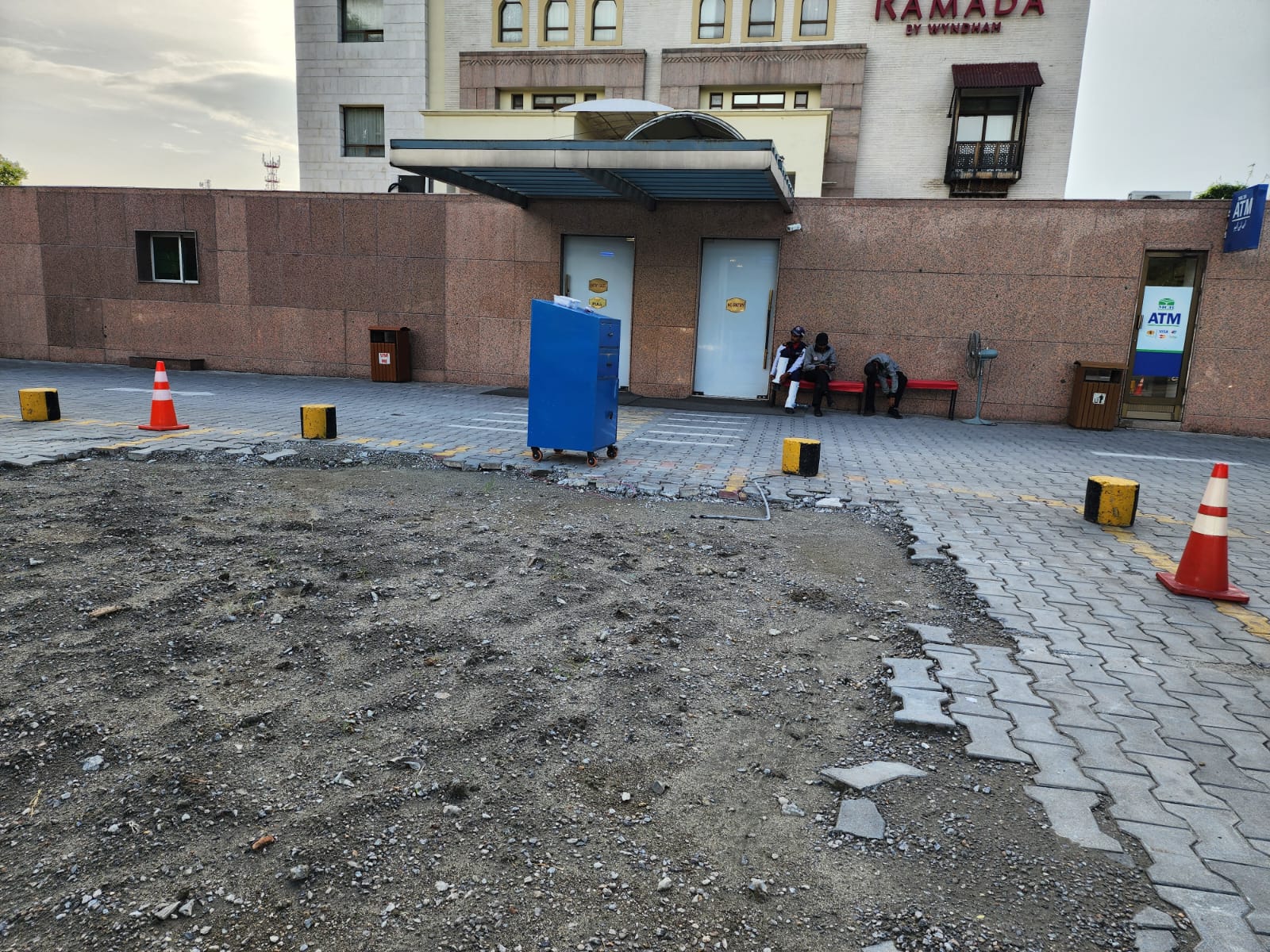 منتھلی نہ دینے پر سی ڈی اے نے ہوٹل کی پارکنگ بند کر دی