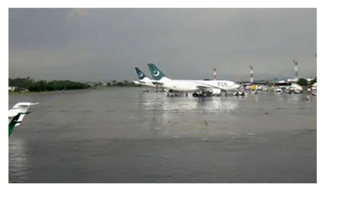 موسم کی خرابی،کراچی ایئر پورٹ پر پروازوں کو لینڈنگ میں مشکلات کا سامنا