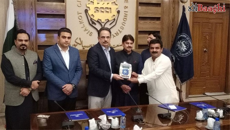 ایک تاریخی لمحہ!سیالکوٹ چیمبر آف کامرس کیجانب سے باغی ٹی وی کو مل گیا اعلی صحافتی ایوارڈ