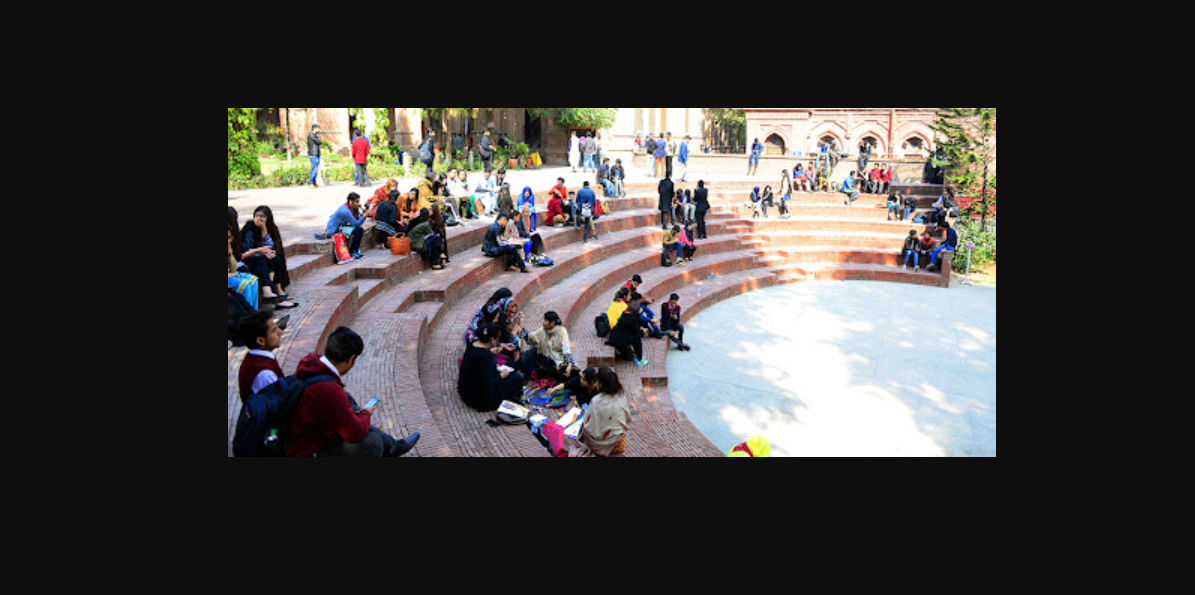 جی سی یونیورسٹی،طلبا و طالبات کے ٹی شرٹ،جینز پہننے پر پابندی