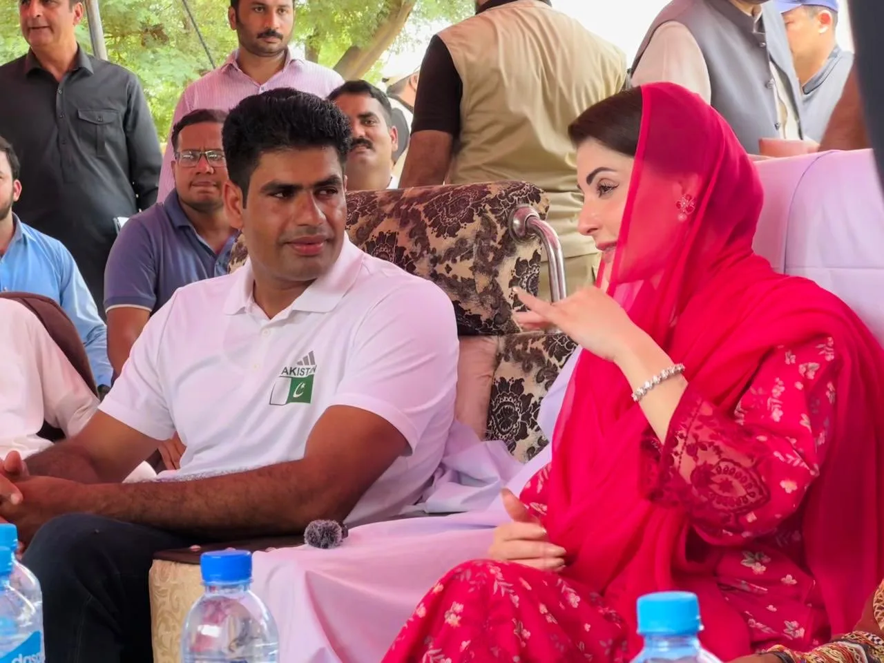 وزیراعلیٰ پنجاب میاں چنوں پہنچ گئی،ارشد ندیم کو 10 کروڑ کا چیک،گاڑی کی چابی دی