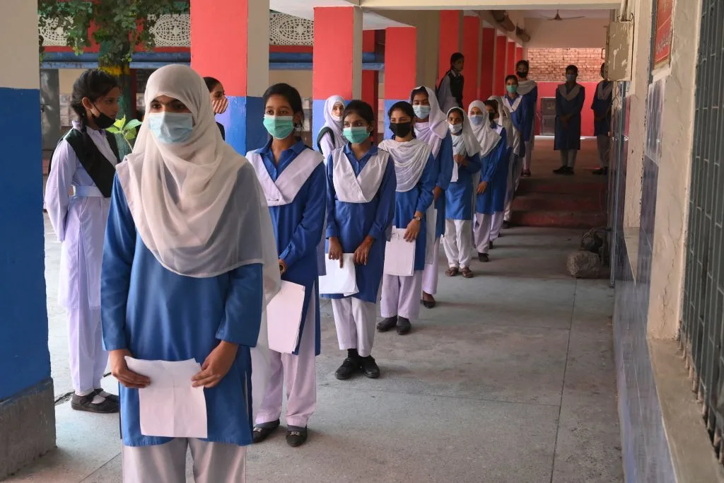 آج کے طلبہ و طالبات: باادب یا بےادب؟تحریر:کامران ہاشمی، کرک