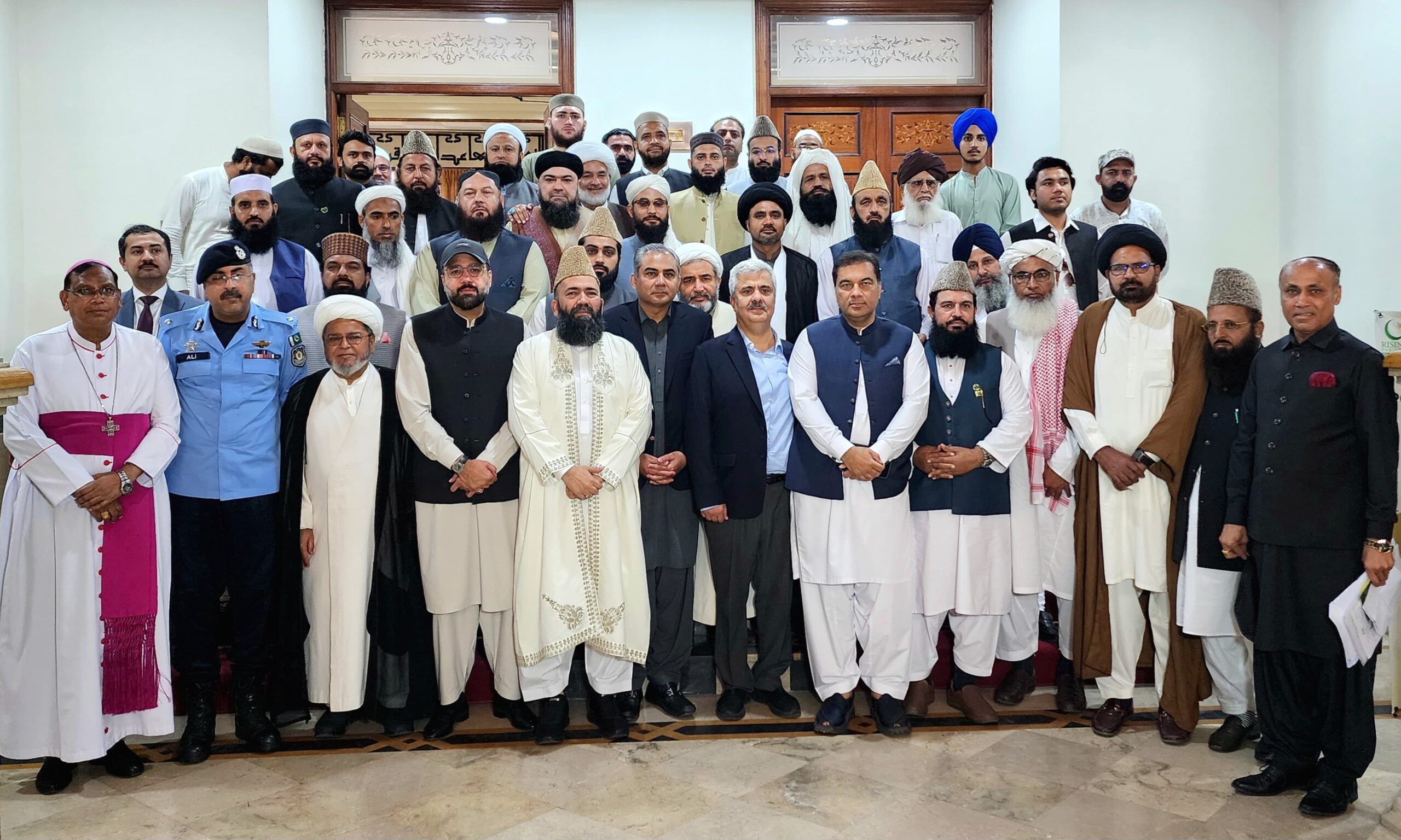 وفاقی وزیر داخلہ سے  علما کرام ،دیگر مذاہب عالم کے رہنماؤں کی ملاقات